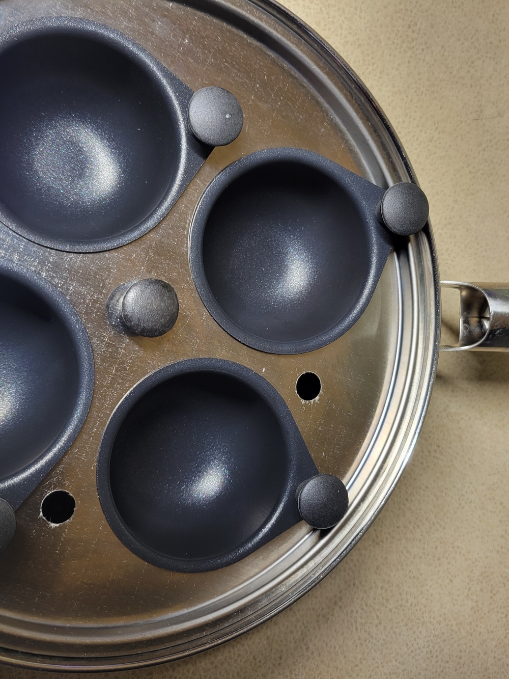 Modern Innovations 8 Inch Stainless Steel 4 Egg Poacher Pan With Lid - Picture 4 of 12